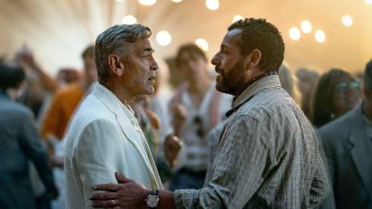 Bild: Peter Mountain/Netflix/dpa
George Clooney spielt den alternden Filmstar Jay Kelly, Adam Sandler seinen leidgeplagten Manager Ron Sukenick.