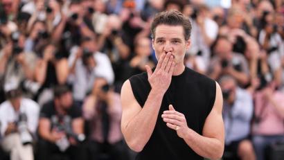 Bild: Scott A Garfitt/Invision/dpa
Pedro Pascal spielt in „Eddington“ mit. (Archivbild)