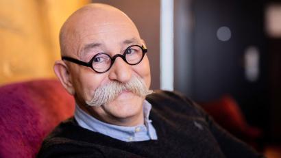 Bild: Rolf Vennenbernd/dpa
Wird er auch ein „Händlerkärtschen“ mitbringen? Horst Lichter ist bald bei Twitch zu sehen. (Archivfoto)