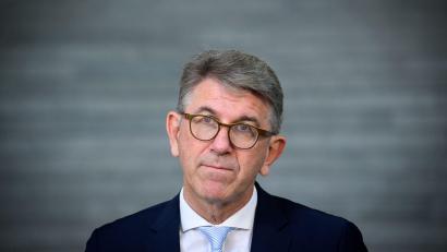 Bild: Bernd von Jutrczenka/dpa
Die Übertragung von Weimers Geschäftsanteilen soll bis Jahresende vollzogen sein. (Archivbild)