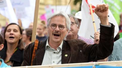 Bild: Tobias Hase/dpa
So trat Richard Mergner gerne in Aktion: Wo immer in Bayern für den Erhalt von Natur und Umwelt gekämpft werden musste, war der Franke nicht fern. (Archivbild)