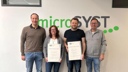 Bild: Evi Kleber, microSYST
Von links: Manuel Rass, Kerstin Landgraf, Konstantin Andes, Harald Kilian.
