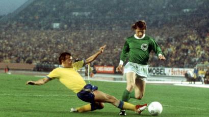 Bild: Karl Schnörrer/dpa
Dieter Herzog (r) ist im Alter von 79 Jahren gestorben. (Archivbild)