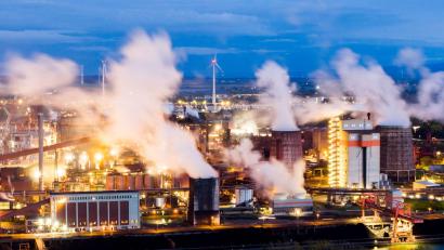 Bild: Julian Stratenschulte/dpa
CO2-Leitungen sollen wichtige Industriestandorte anbinden. (Archivbild)