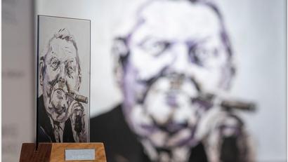 Bild: Peter Kneffel/dpa
Seit Tagen gibt es Wirbel um den Ludwig-Erhard-Gipfel am Tegernsee. (Archivbild)