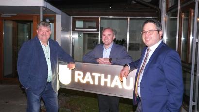 Bild: fvo
Diese drei Männer wollen im Waldthurner Rathaus auf den Chefsessel. Sie sind die Bürgermeisterkandidaten für die Kommunalwahl 2026, von links: Hans-Peter Reil (SPD), Georg Bocka (CSU) und Andreas Troidl (Freie Wähler).