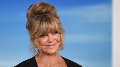 Bild: Richard Shotwell/Invision/AP/dpa
Goldie Hawn hält sich mit Trampolinspringen fit. (Archivbild)