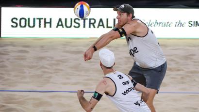 Bild: Matt Turner/AAP/dpa
Clemens Wickler (v) und Nils Ehlers in Aktion in ihrem WM-Viertelfinale.