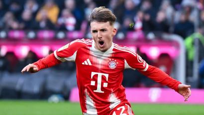 Bild: Sven Hoppe/dpa
Der Jüngste geht voran: Lennart Karl jubelt nach seinem Tor zum 1:2.