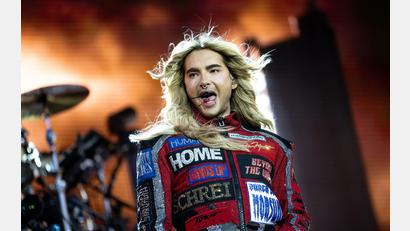 Bild: Fabian Sommer/dpa
Bill Kaulitz spielte beim ARD-Krimi-Dinner den Partyplaner Angel. (Archivbild)