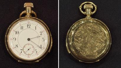Bild: -/Henry Aldridge And Son Ltd/PA Media/dpa
Eine goldene Titanic-Taschenuhr wurde für den Rekordpreis von mehr als 2 Millionen Euro versteigert. (Handout)