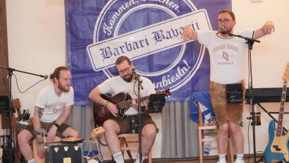 Bild: fvo
"Barbari Bavarii" mit Peter "Beda" Greiner, Christian "Weiti" Witt und Stephan "Rosi" Rosner (von links).