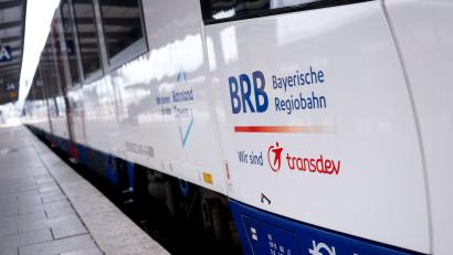 Bild: Sven Hoppe/dpa
Fahrgäste müssen sich nach der Entgleisung eines Zuges der Bayerischen Regiobahn (BRB) auf Ausfälle und Verspätungen einstellen. (Symbolbild)