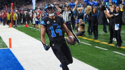 Bild: Paul Sancya/AP/dpa
Amon-Ra St. Brown kam auf einen Touchdown.