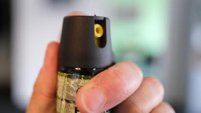 Bild: Bernd Weißbrod/dpa
Der Täter soll das Pfefferspray ziellos im Gebäude verteilt haben. (Symbolbild)