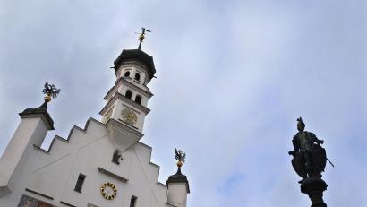 Bild: Karl-Josef Hildenbrand/dpa
Der Mitarbeiter der Stadt Kempten sitzt inzwischen in Untersuchungshaft. (Symbolbild)