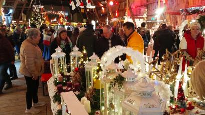 Bild: fpoz
Großer Andrang herrschte beim Weihnachtsmarkt in Poppenreuth.