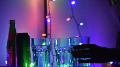 Bild: Christian Thiele/dpa
K.o.-Tropfen sollen als Waffe eingestuft werden. (Illustration)