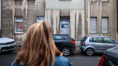 Bild: Christoph Reichwein/dpa
Von dem Einsatz, bei dem ein gehörloses zwölfjähriges Mädchen von dem Schuss aus einer Dienstwaffe lebensgefährlich verletzt wurde, gibt es keine Bodycam-Aufnahmen. (Archivfoto)