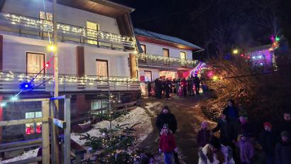 Bild: gz
Mit herrlicher Lichterglanz begrüßten der Veranstalter die zahlreichen Gäste.