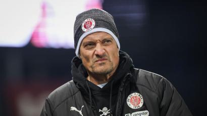 Bild: Christian Charisius/dpa
St.-Pauli-Trainer Alexander Blessin.