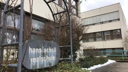 Archivbild: Gabi Schönberger
"Sehr bald" will Weidens Oberbürgermeister den Vertrag für den Neubau der Weidener Realschulen unterzeichnen. Lässt sich das mindestens 71 Millionen Euro teure Projekt aber finanzieren?