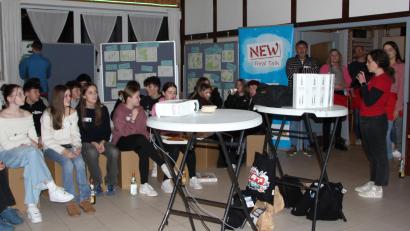 Bild: lep
Das Projektteam leitete durch den Abend und munterte die Jugendlichen auf, ihre Meinung und Wünsche vorzutragen.