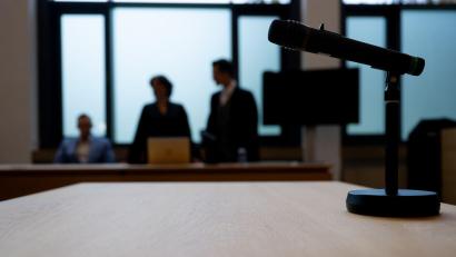 Bild: Sven Hoppe/dpa
Der Angeklagte war am Dienstag vom Mordvorwurf freigesprochen worden. (Archivbild)