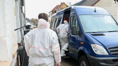 Bild: Brandon Lee Posse/dpa
Die Spurensicherung der Polizei ist im Einsatz.