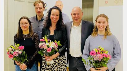 Bild: Florian Löw
Volle Unterstützung erhält Bürgermeisterkandidat Markus Preisinger (Zweiter von rechts) von seiner gesamten Familie.