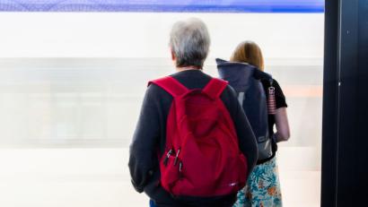 Bild: Julian Stratenschulte/dpa
Viele Menschen sind auch im Rentenalter noch aktiv auf dem Arbeitsmarkt. (Symbolbild)