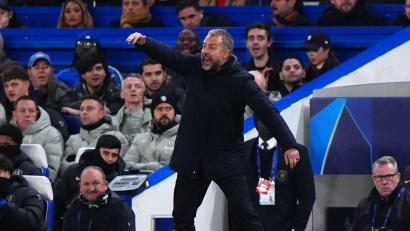 Bild: Bradley Collyer/PA Wire/dpa
Hansi Flick versicherte nach der Pleite in London, man werde künftig ein verbessertes Barça sehen.