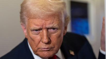 Bild: Alex Brandon/AP/dpa
Trump schießt immer wieder mit Kritik gegen Medien - nun beleidigt er eine Journalistin der „New York Times“.