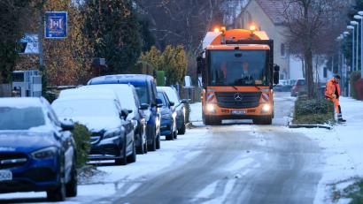 Bild: Jan Woitas/dpa
In Ostdeutschland kommt es am Mittwoch weiterhin in einigen Regionen zu Schnee, Frost und Glätte.