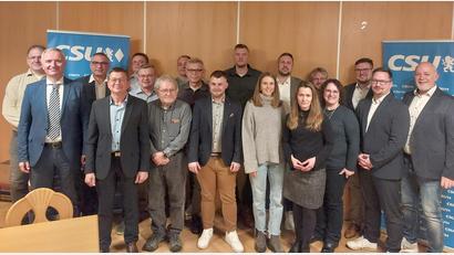 Bild: mfh
Die Kandidaten für die Stadtratsliste, nur drei Bewerber konnten nicht teilnehmen und hatten sich entschuldigt.