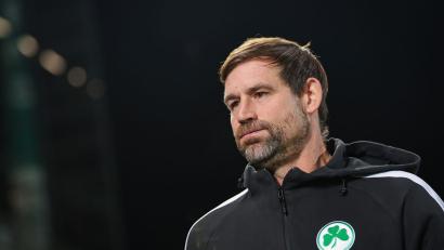 Bild: Daniel Karmann/dpa
Für Trainer Thomas Kleine steht eine wichtige Partie mit den Fürthern an. (Archivbild)