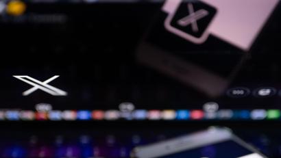 Bild: Monika Skolimowska/dpa
Forscher der Stanford University haben ein Tool entwickelt, um die parteipolitische Feindseligkeit in einem Feed der Online-Plattform X spürbar zu verringern. (Illustration)