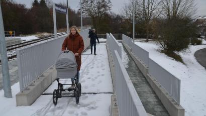 Bild: ak
Ein Wehrmutstropfen war, dass der barrierefreie Zugang auf Haidenaaber Seite durch die Bahn AG nicht gebaut wurde. Auf der Seite von Göppmannsbühl gibt es einen barrierefreien Zugang.