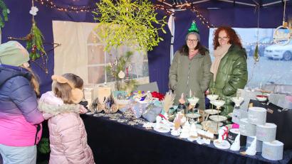 Bild: war
Hobbykunst und eigne Kreationen bei der Dorfweihnacht in Etzenricht gibt es am 13. Dezember