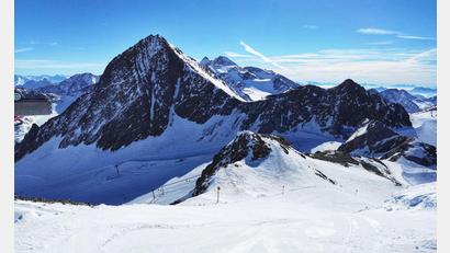 Bild: Sachelle Babbar/ZUMA Press Wire/dpa
Die Lawine ging abseits der gesicherten Pisten ab. (Archivbild)