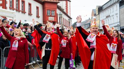 Archivbild: Stadt Marktredwitz
Der Rawetzer Narrenzug in Marktredwitz.