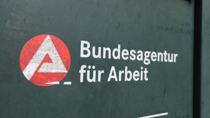 Bild: Helge Toben/dpa
Im November ist es auf dem deutschen Arbeitsmarkt nur zu einer leichten Entspannung gekommen (Archivbild).