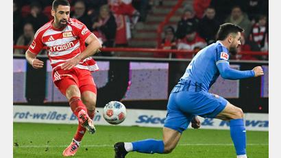 Bild: Soeren Stache/dpa
Rani Khedira (l) avancierte erneut zum Matchwinner für Union Berlin.
