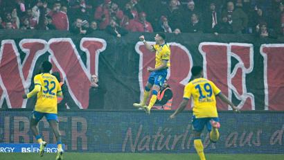 Bild: Swen Pförtner/dpa
Yardimci macht den Erfolg perfekt.