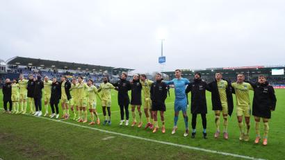 Bild: Marcus Brandt/dpa
Hertha BSC feiert in Kiel.