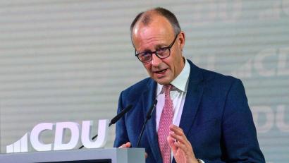 Bild: Klaus-Dietmar Gabbert/dpa
„Wir müssen ein starker Industriestandort bleiben“, sagt Kanzler Friedrich Merz (CDU).