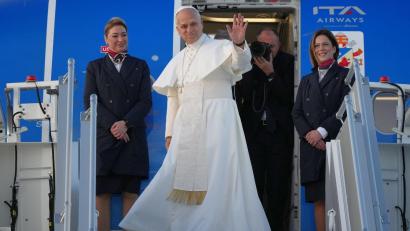 Bild: Alessandra Tarantino/AP/dpa
Auch der Papst ist derzeit mit einer Airbus-Maschine unterwegs.