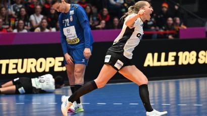 Bild: Marijan Murat/dpa
Die deutschen Handballerinnen haben das letzte WM-Vorrundenspiel gegen Serbien gewonnen.