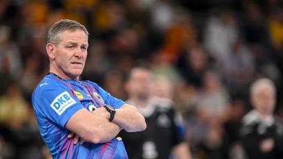 Bild: Harry Langer/dpa
Bundestrainer Alfred Gislason hat mit den deutschen Handballern eine schwere EM-Gruppe erwischt. (Archivbild)