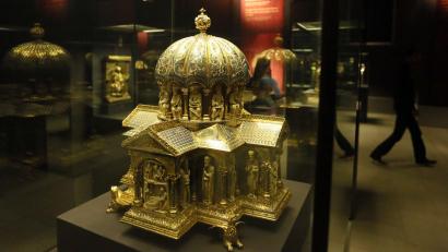 Bild: Stephanie Pilick/dpa
Der Welfenschatz umfasst mittelalterliche Goldreliquien im dreistelligen Millionenwert. (Archivbild)